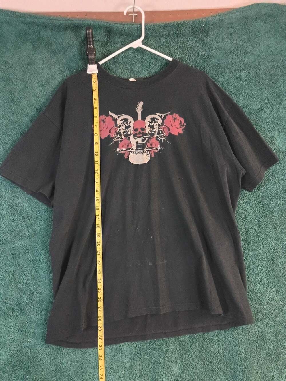 Fender The Collection by DaVinci Skull Guitar Rose Graphic T-Shirt XL